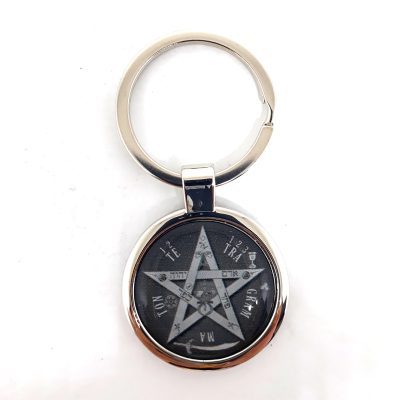 Chaveiro Metalizado Tetragrammaton Preto e Branco